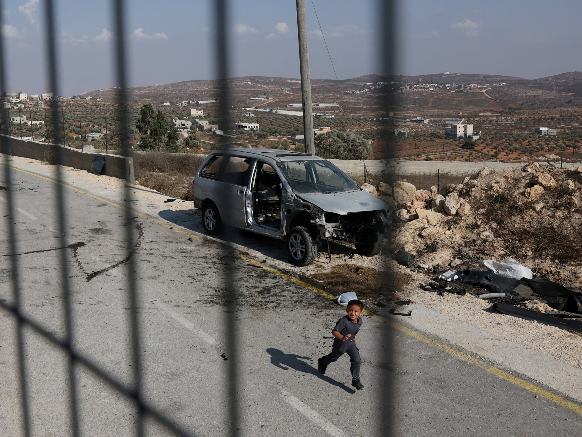UK Labour leader signals ban on Israeli settlement goods