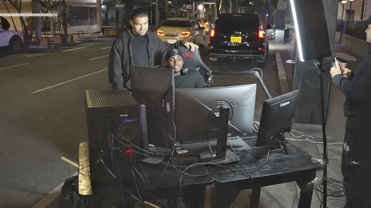 Security intervenes as motorcyclist approaches livestreamer in Colombia