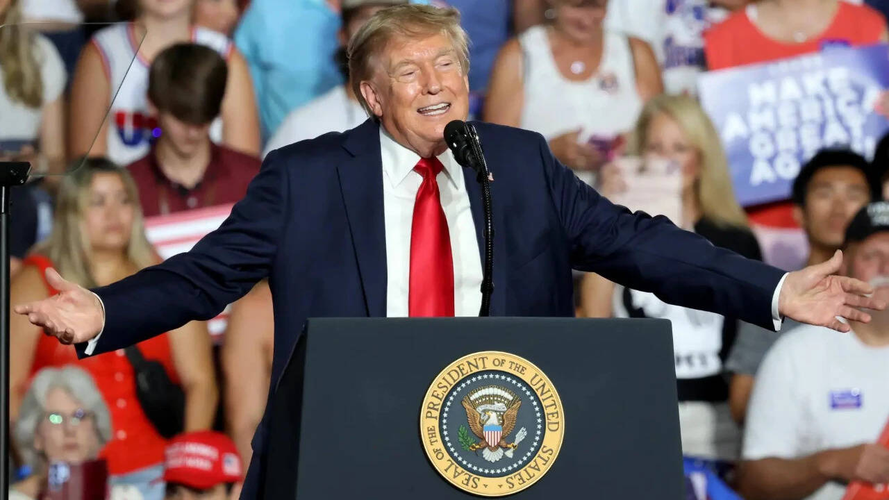 Trump urges supporters to back Republican candidates in midterm elections
