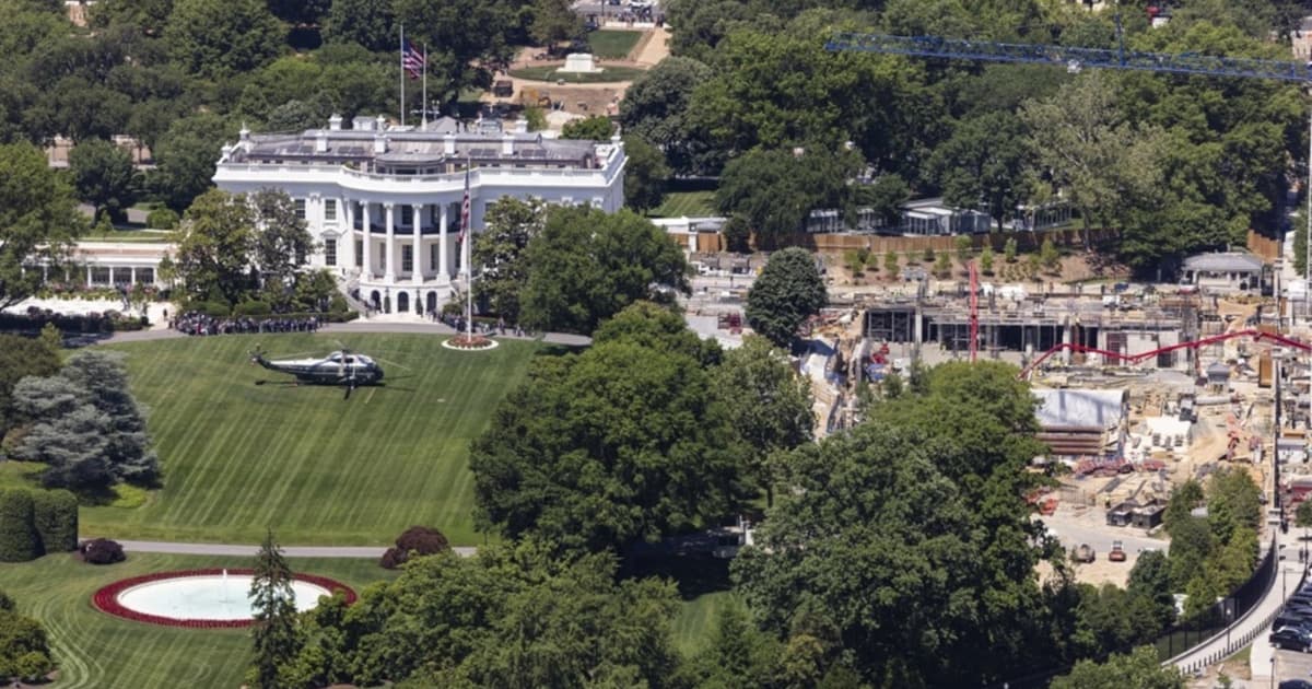 US Supreme Court Allows Trump's White House Ballroom Project to Proceed Temporarily
