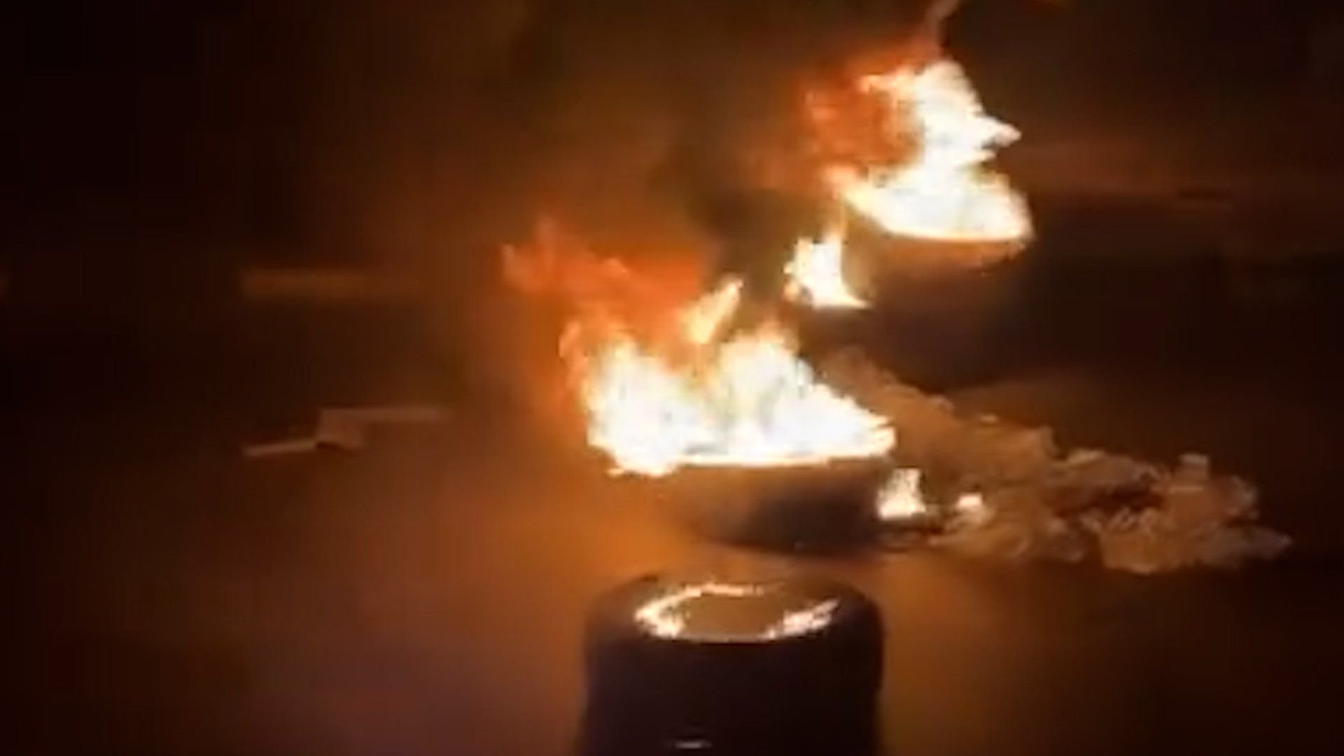 Libyans block roads in escalating protests over chronic power shortages