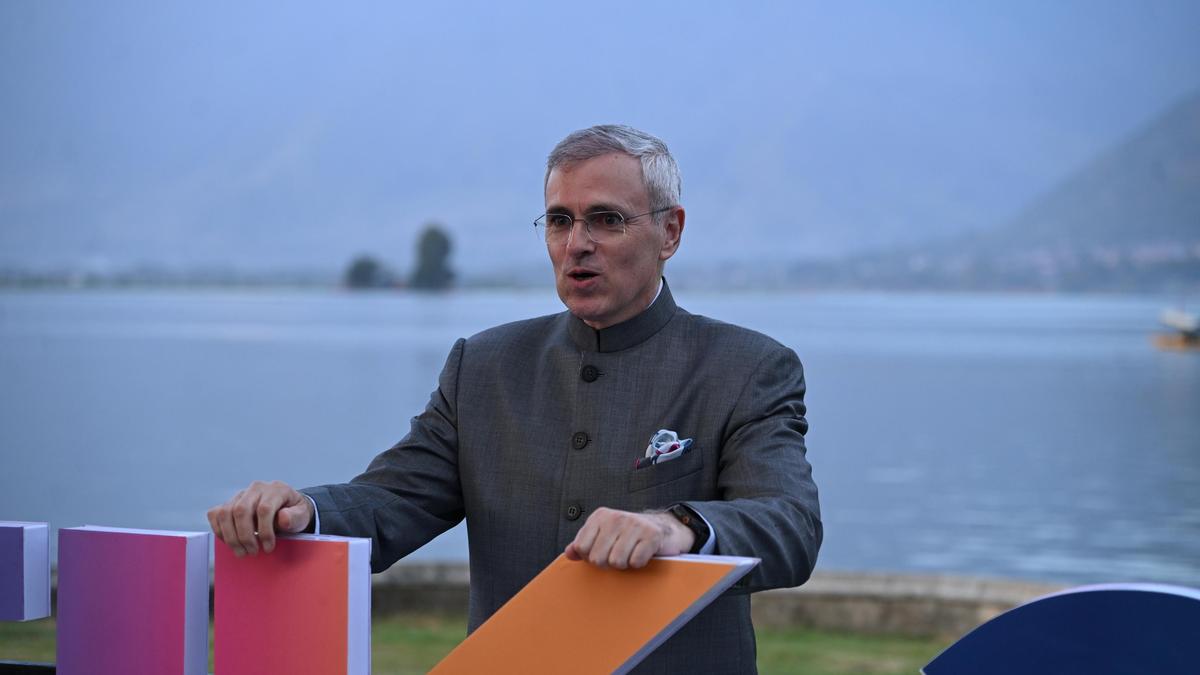 Kashmir CM Promotes Cinema Culture as Film Festival Draws Industry Leaders