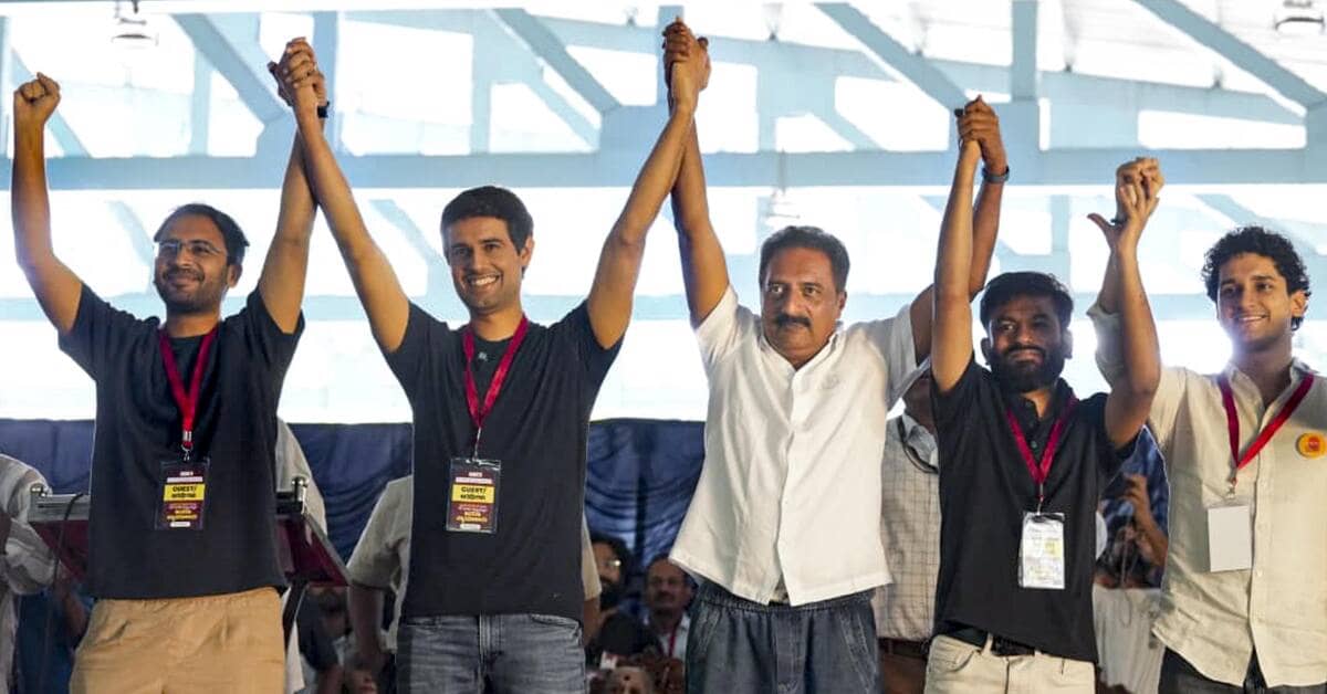 प्रकाश राज और धृव राठी ने दिपके के साथ मिलकर निर्वाचन आयुक्त के खिलाफ विरोध प्रदर्शन किया