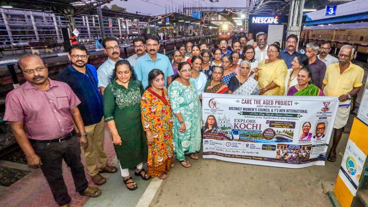 Elderly women from Kerala care home enjoy Kochi outing on Vande Bharat