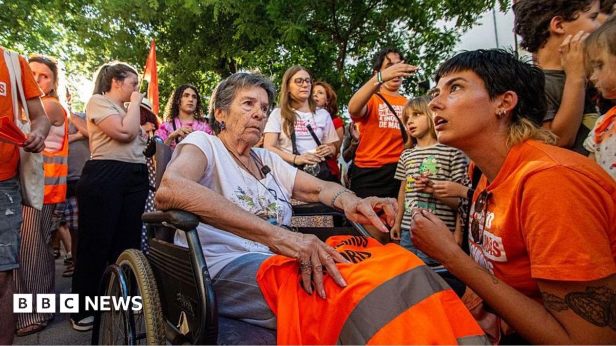 Spanish court allows evicted elderly woman to return to her home
