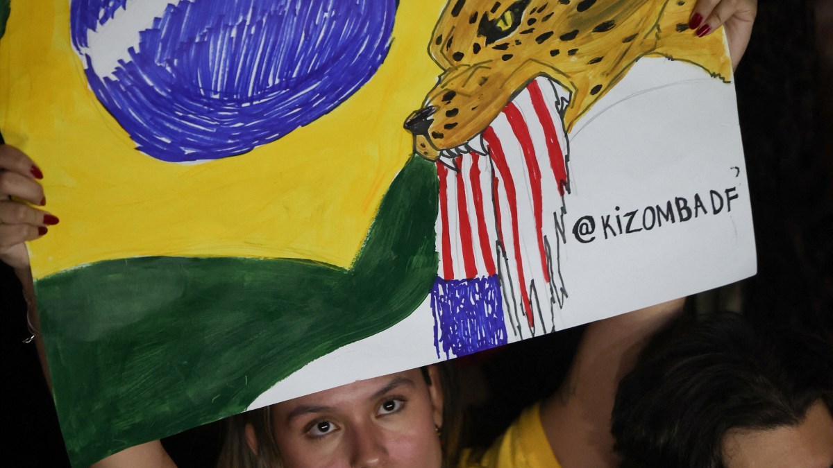 Bolsonaro edges Lula in latest poll ahead of Brazil runoff