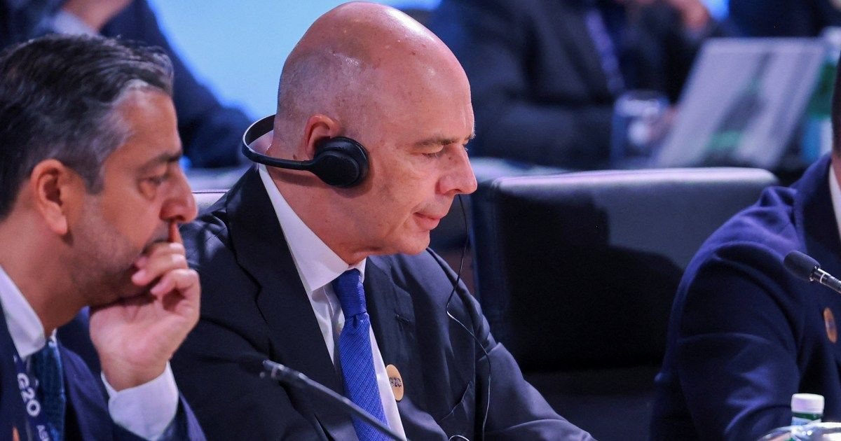 US-Russia diplomatic signals emerge as officials hold talks