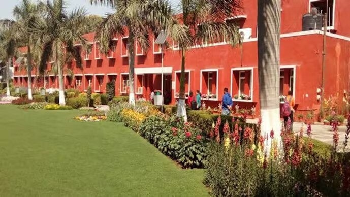 Delhi's Lady Shri Ram College closes after police encounter near campus