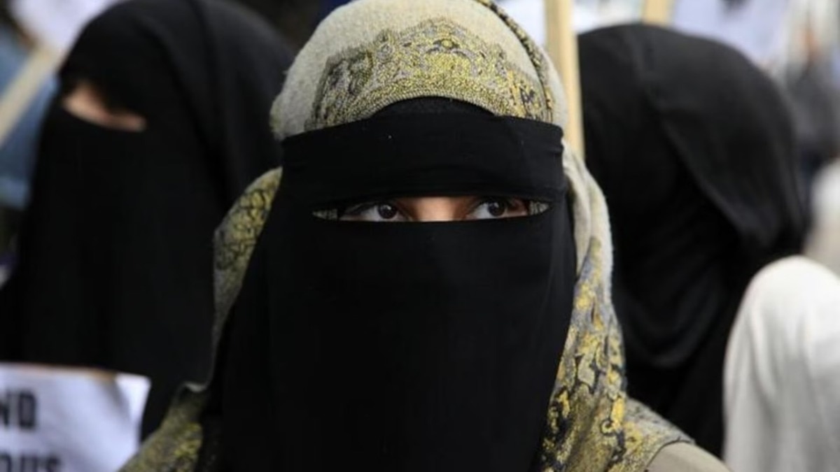 Italy to ban face coverings in schools under Meloni government