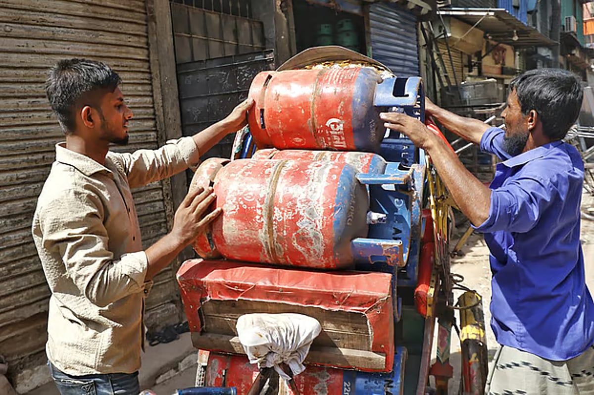 Gas cylinder supplier delivers fraction of order, leaves customer in lurch