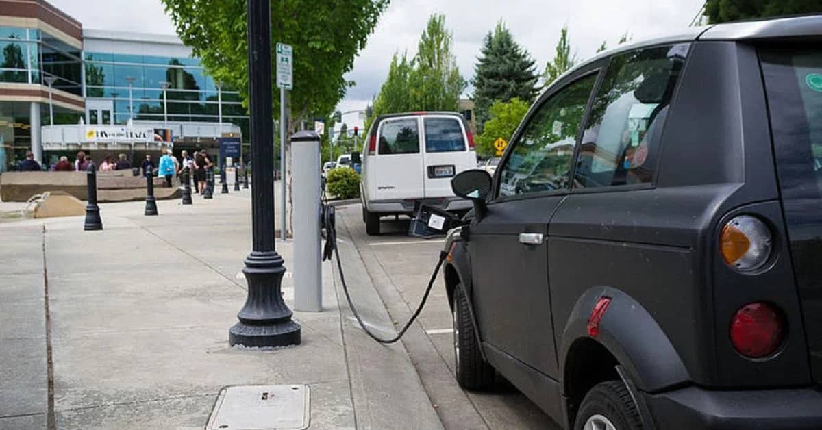 Delhi approves 382 sites for electric vehicle charging network