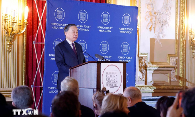 Vietnam's top leader underscores strengthening ties with United States