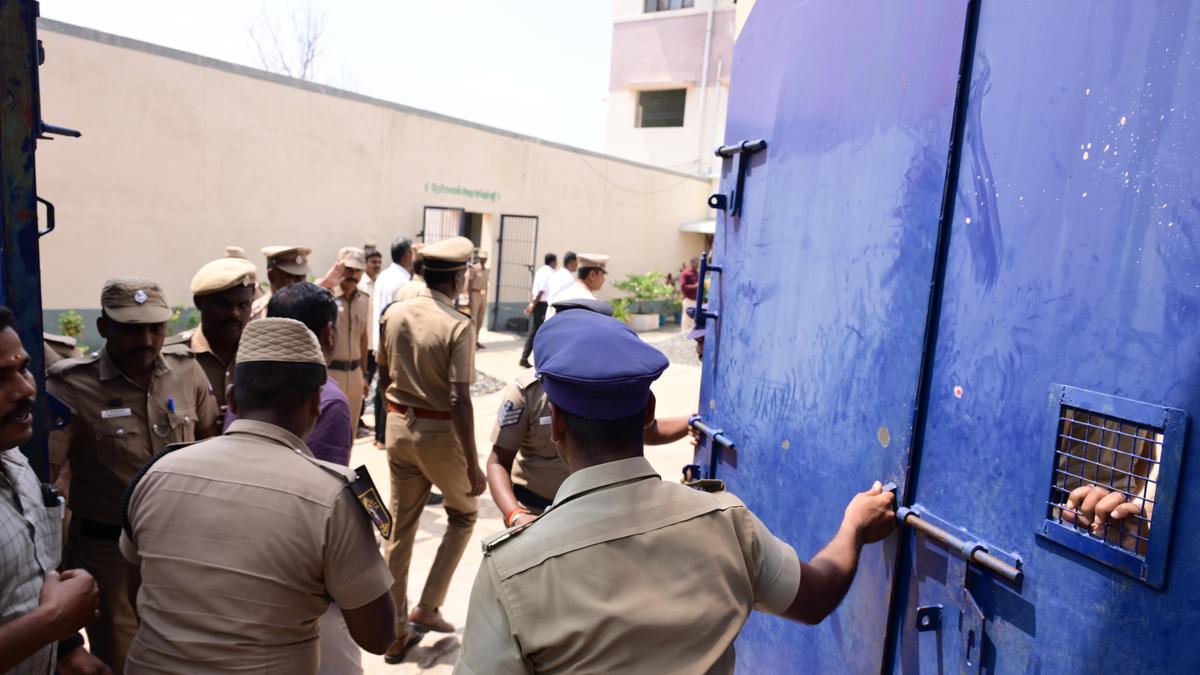 थेनी जेल तोड़फोड़ के बाद तमिलनाडु में हथियारबंद गार्डों को फायरिंग की अनुमति
