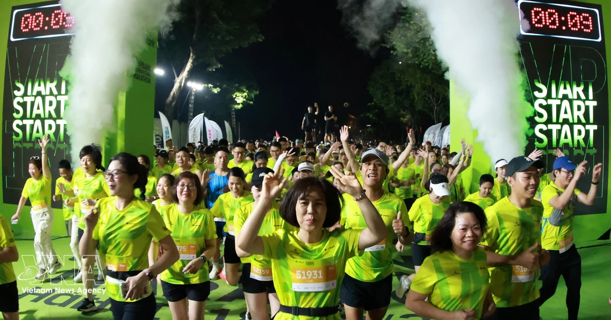 Hanoi marathon draws 11,000 international runners for cultural sporting event