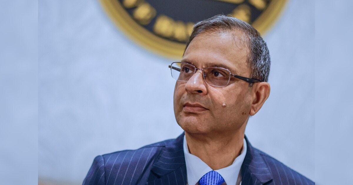 रुपये समर्थन उपायों से 80 अरब डॉलर विदेशी मुद्रा आने की उम्मीद: RBI गवर्नर