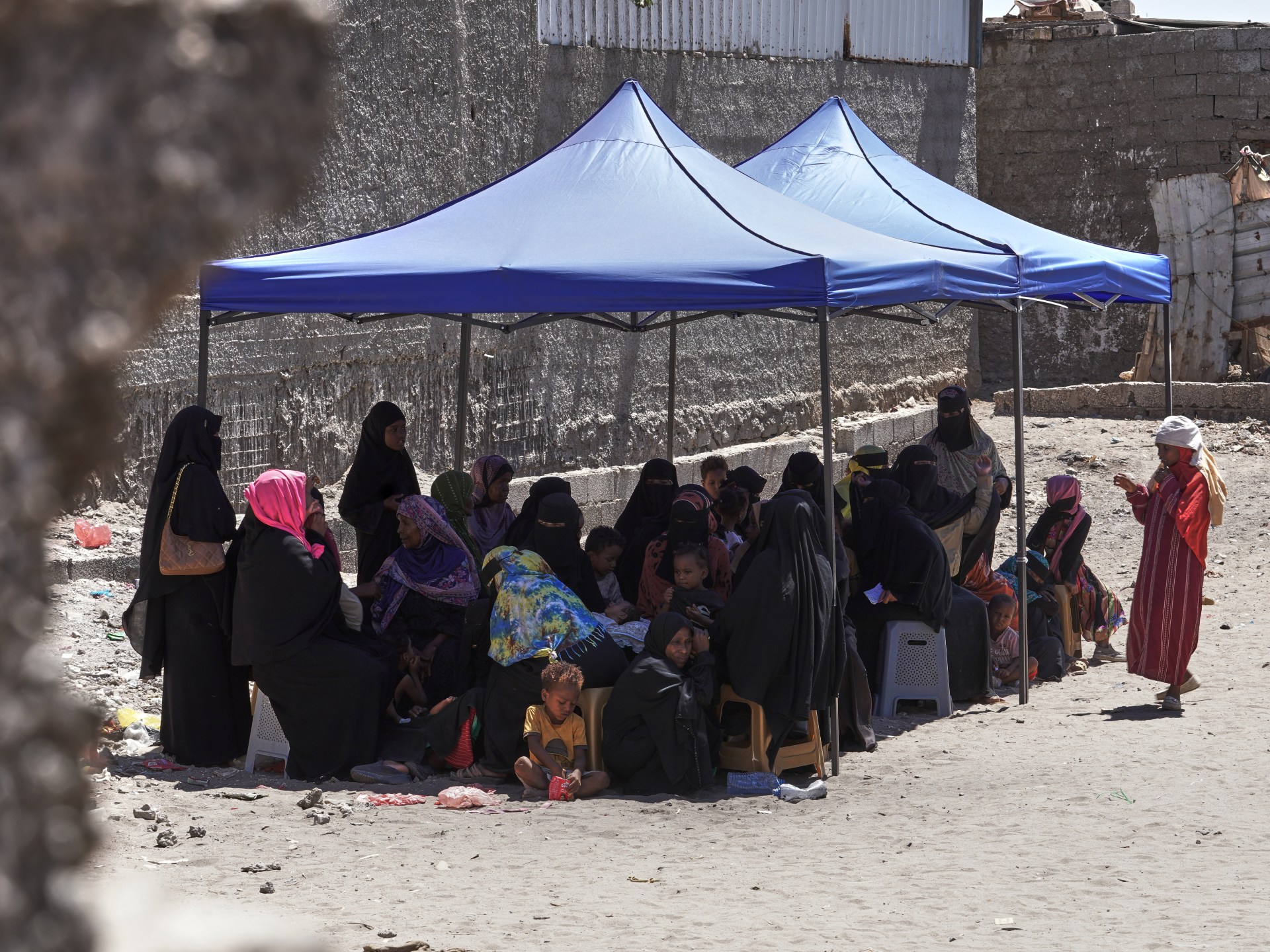 Fresh Yemen conflict displaces nearly 300,000 people, UN warns
