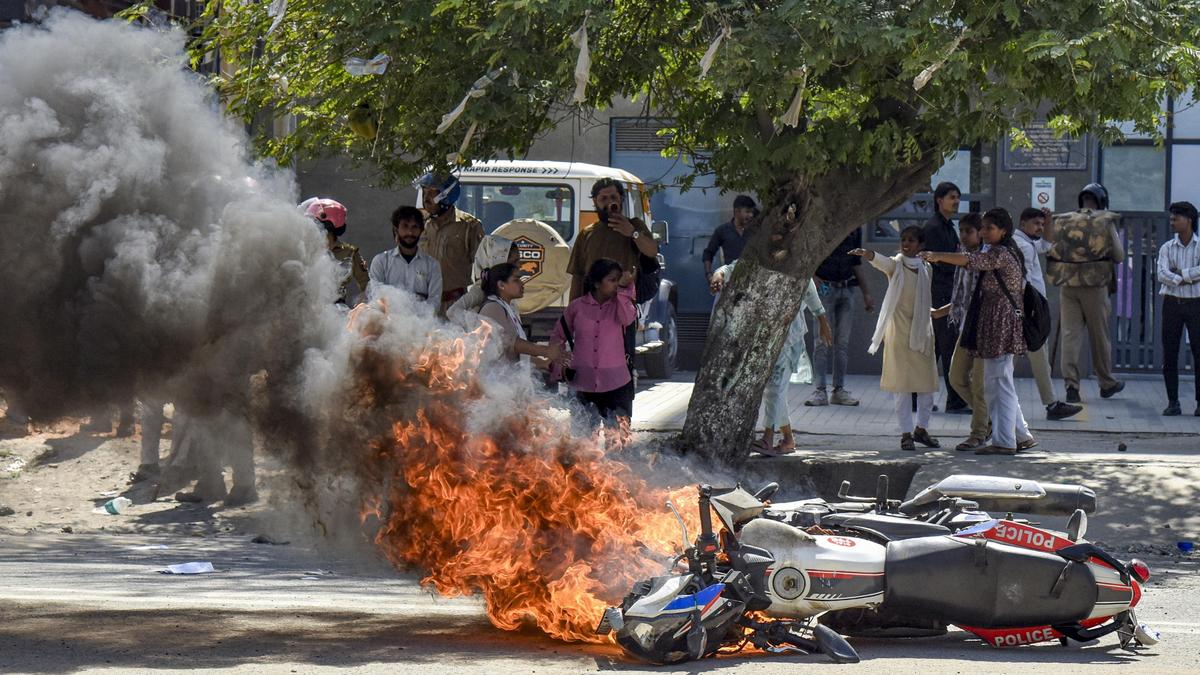 Noida workers stage protest over stagnant wages and living costs