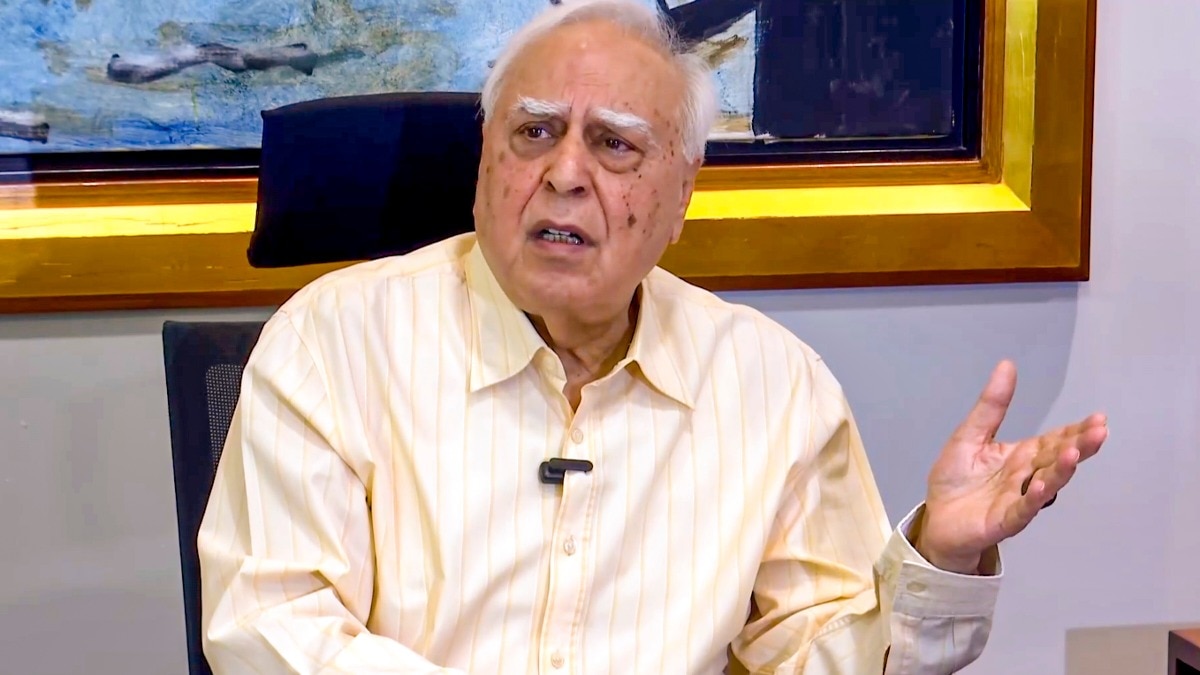 Sibal criticises police action against CJP protesters in Delhi