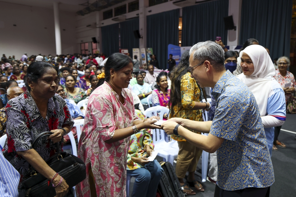 Mesyuarat ekonomi oren peringkat negeri dijadualkan November, kata Fahmi
