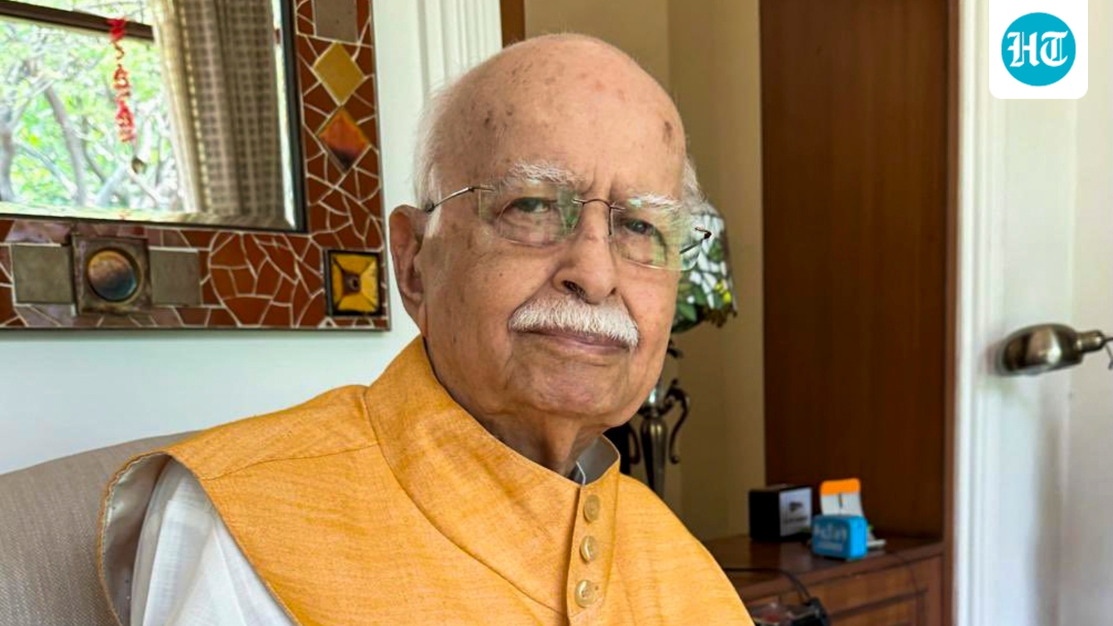 वरिष्ठ भाजपा नेता एलके आडवाणी छाती के संक्रमण के बाद अस्पताल से डिस्चार्ज