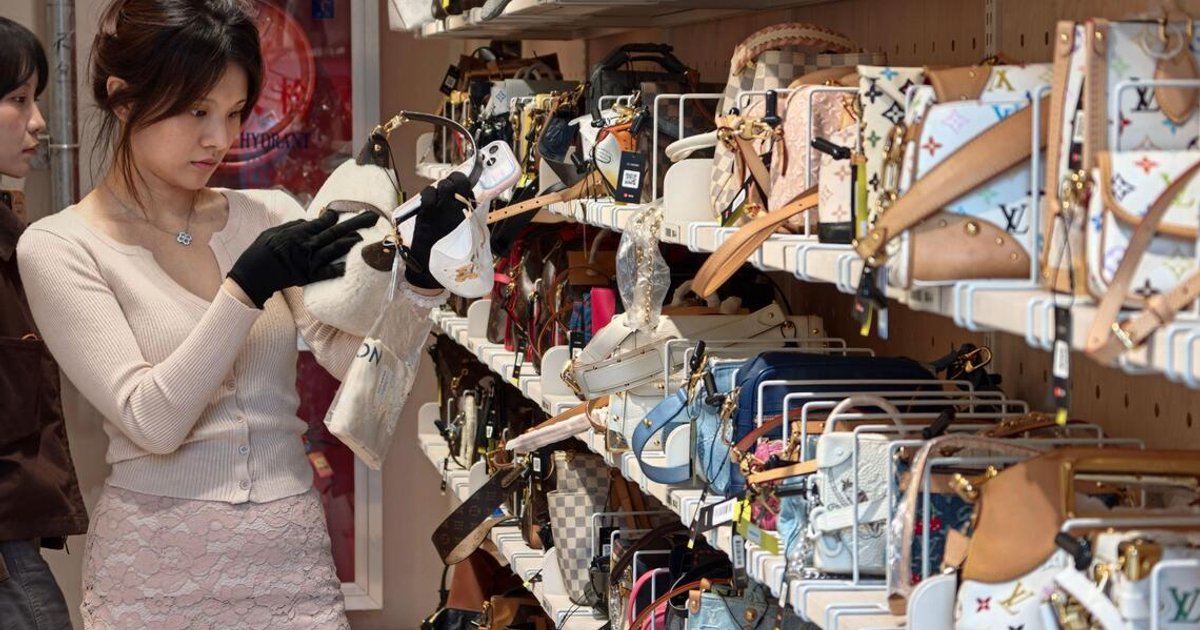 China's Booming Second-Hand Luxury Market Threatens Western Brands