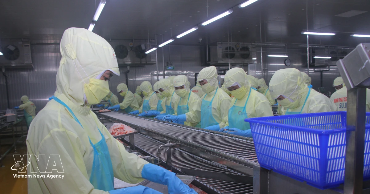 Vietnam swings to trade surplus, eyes sub-$10 billion deficit target