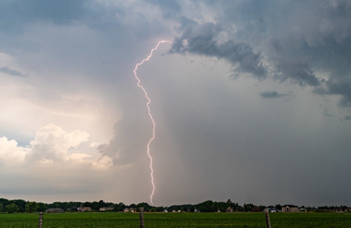 Meteorology Department Issues Red Alerts for Severe Lightning Across 11 Districts