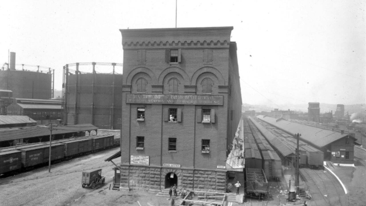 Historic Cincinnati warehouse shortened for new Ohio River bridge