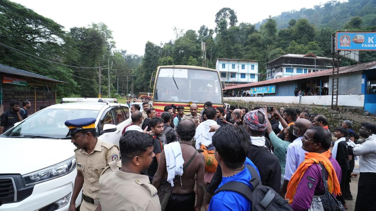 सबरिमला मार्ग पर भीषण ट्रैफिक जाम, घंटों फंसे श्रद्धालु
