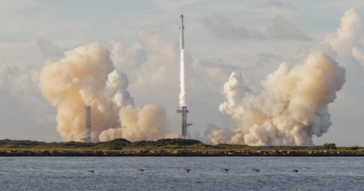 Roket Starship SpaceX Capai Orbit, Lancarkan Satelit Starlink