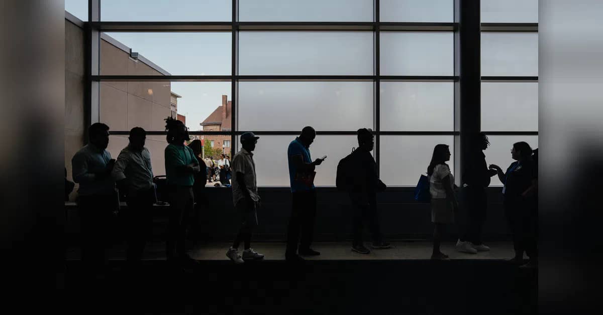 US Job Market Poised for Recovery in August Employment Data