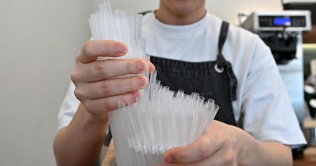 Paper straws' environmental credentials questioned in major study
