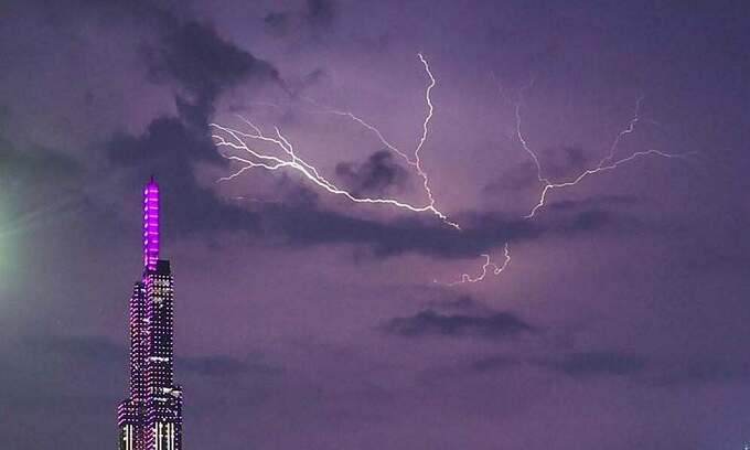 Thành phố Hồ Chí Minh ghi nhận hơn 3.800 tia sét trong hai ngày mưa lớn