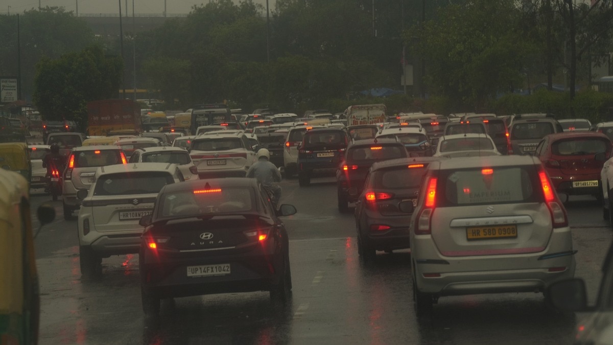 Delhi prepares vehicle curbs to combat air pollution; transporters warn of economic fallout