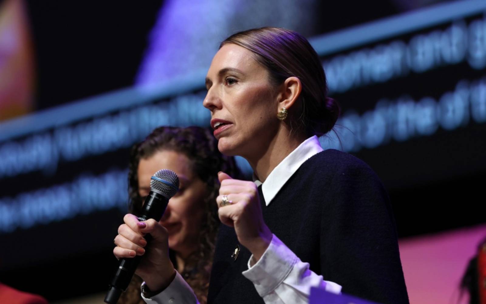 Bekas Perdana Menteri New Zealand Jacinda Ardern Mengajar Kepemimpinan di Sydney