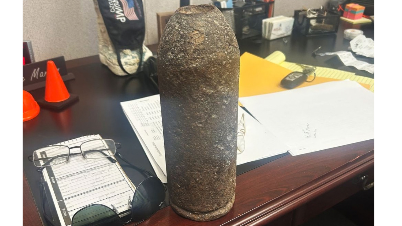 Man discovers Civil War paperweight is live explosive device