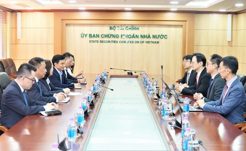 Vietnam, Singapore deepen capital markets ties with depositary receipt plans
