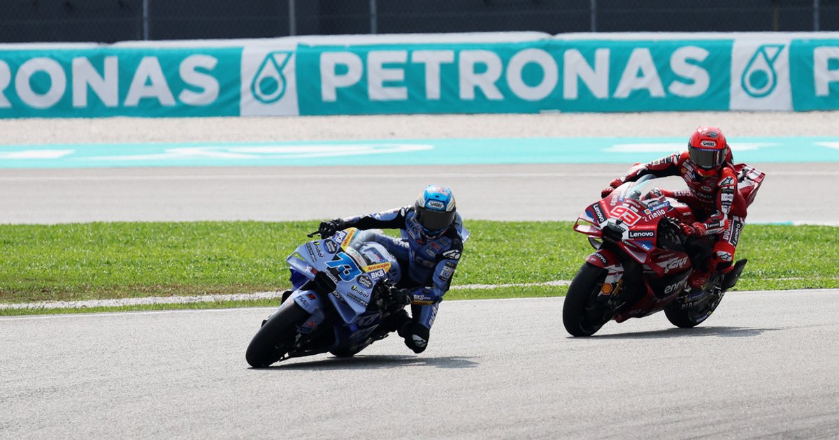 Acosta triumphs in Malaysian MotoGP sprint as rain looms