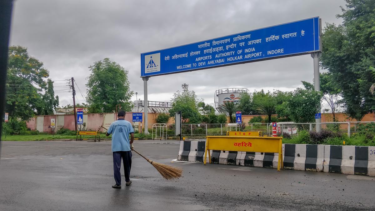 इंदौर की स्वच्छता रैंकिंग में गिरावट, मेयर ने दिए प्रदूषण रोधी उपायों के आश्वासन