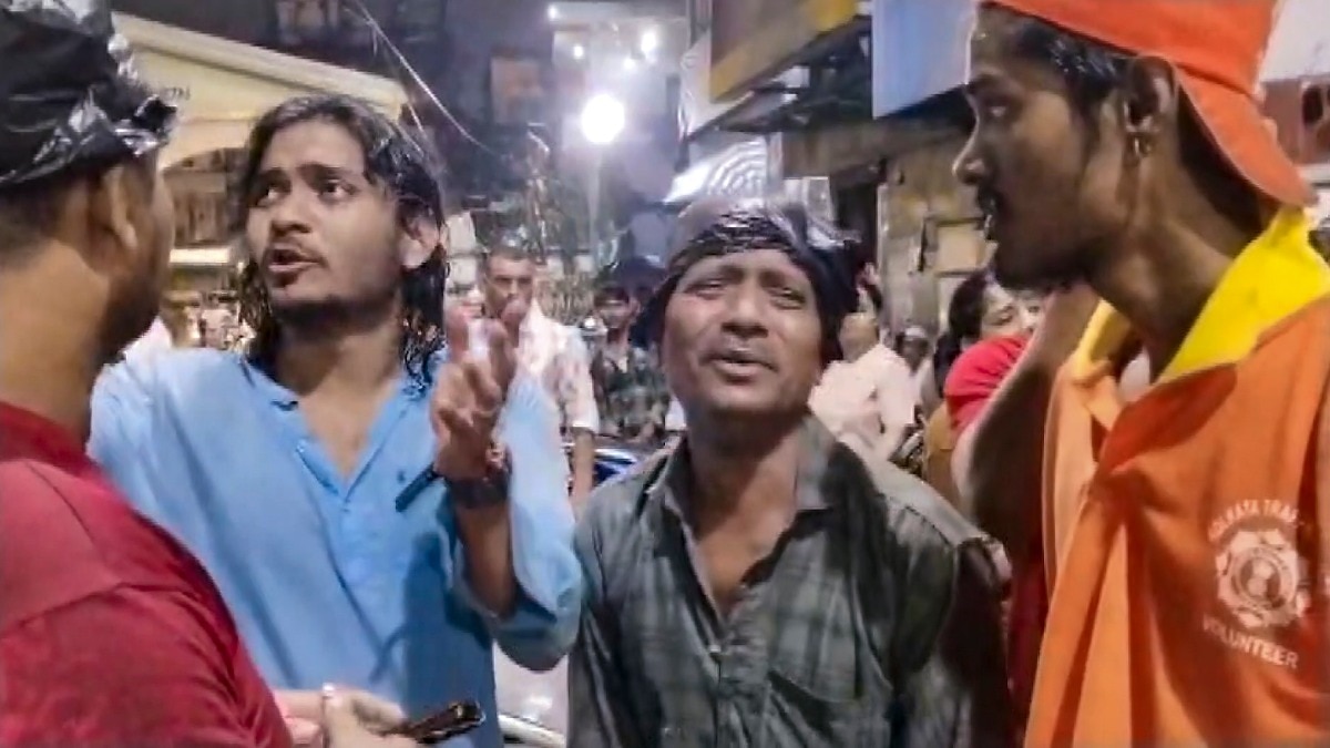 Kolkata Durga Puja Stampede Kills 19; Crowd Control Failures Alleged