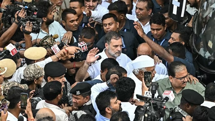 Government alleges harassment of women police at Gandhi protest in Delhi