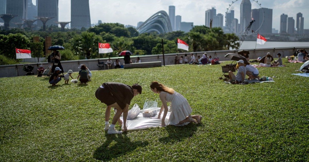 Singapore launches government dating app to reverse fertility crisis