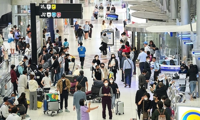 Vietnamese woman held over luggage theft at Bangkok airport