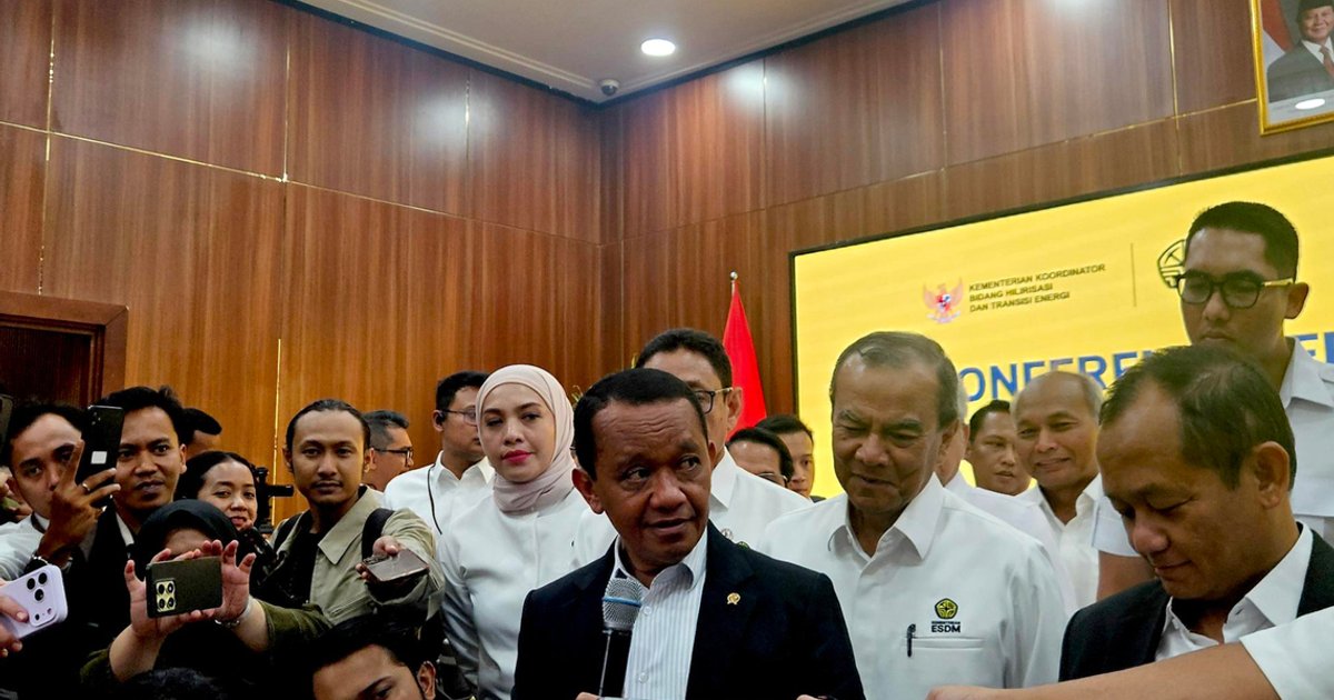 Indonesia minister questions Singapore's LNG resale practices