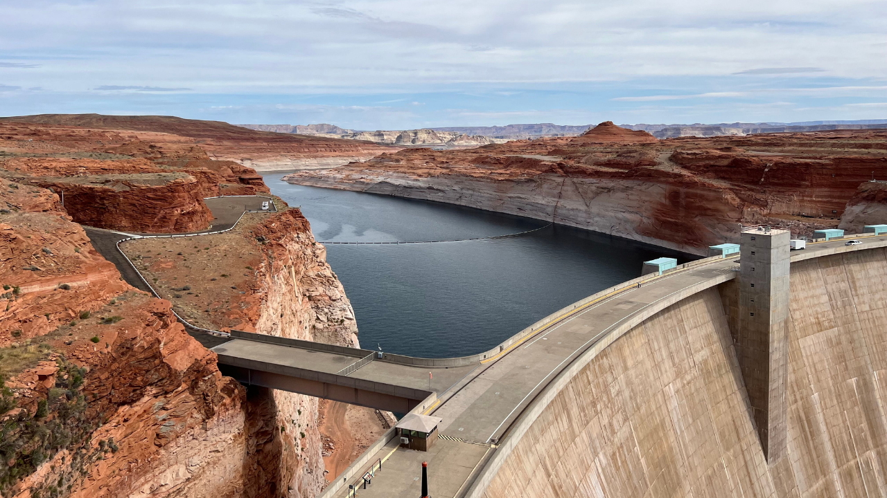 Controlled dam flood experiment restores Grand Canyon sandbars