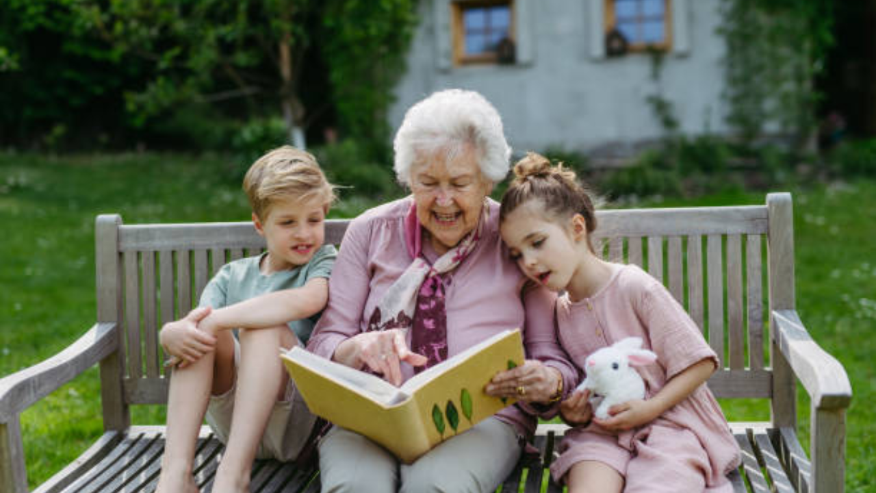 US Court Expands Family Protection Laws to Include Grandmothers