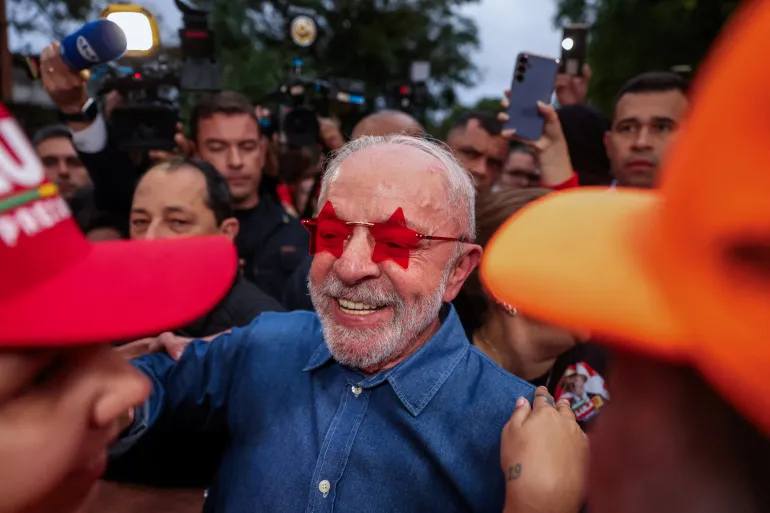 Lula defeats far-right challenger to reclaim Brazil presidency