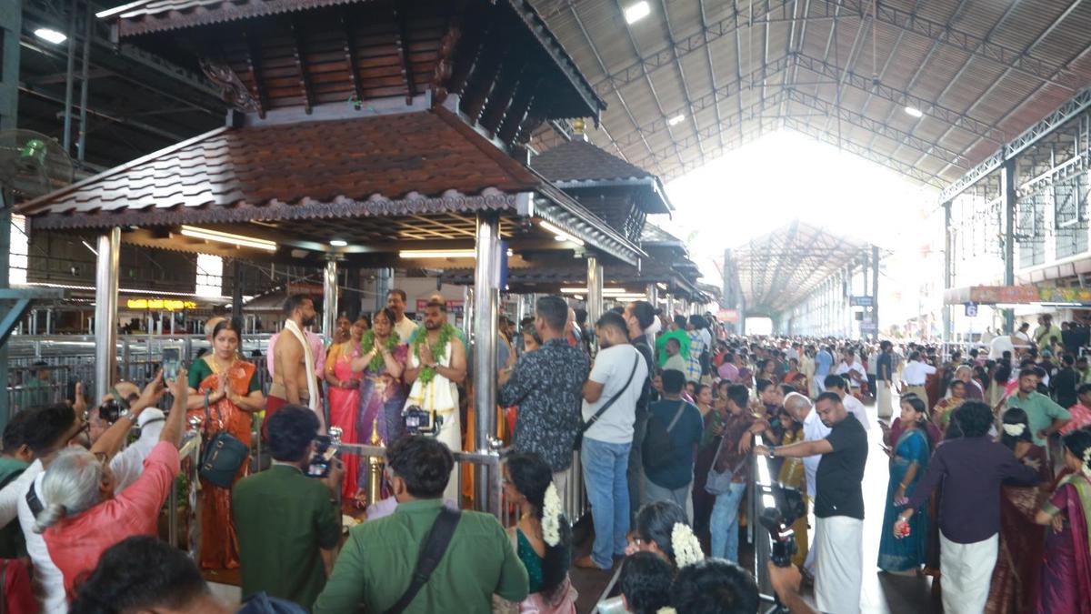 गुरुवायुर में विवाह महोत्सव: एक दिन में 367 दंपतियों का विवाह