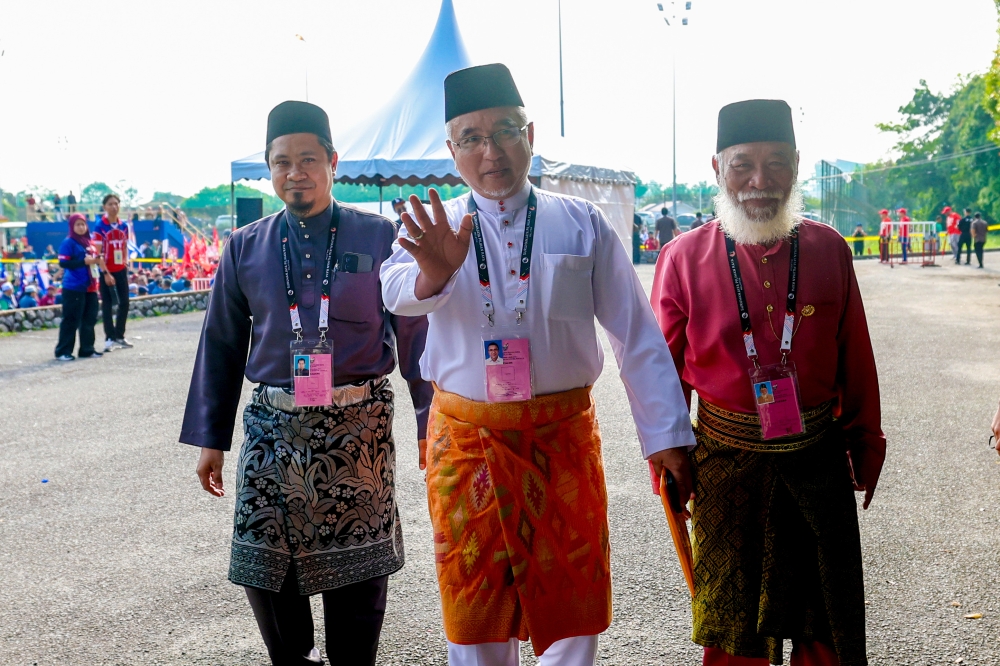 Adly Zahari: Pakatan Janji Wi-Fi, Laptop dan Klinik di Bukit Katil