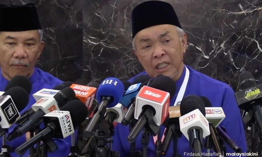 Zahid Berjumpa 25 Wakil BN dan PN Malam Ini Bahas Krisis Negeri Sembilan